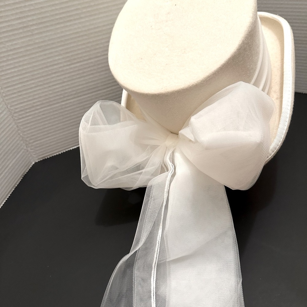 VICTORIAN TRADING CO. Bridal Equestrienne Top Hat handmade 100% wool SZ 58cm